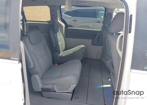 2010 Chrysler Town & Country Touring z USA, uszkodzony, nr VIN 2A4RR5D18AR198647